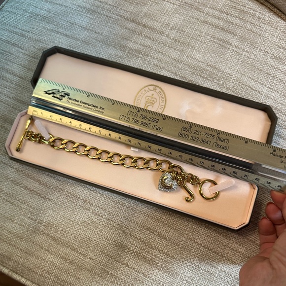 New! Never been worn! Juicy Couture Gold Charm Bracelet with diamond heart charm - Picture 4 of 5